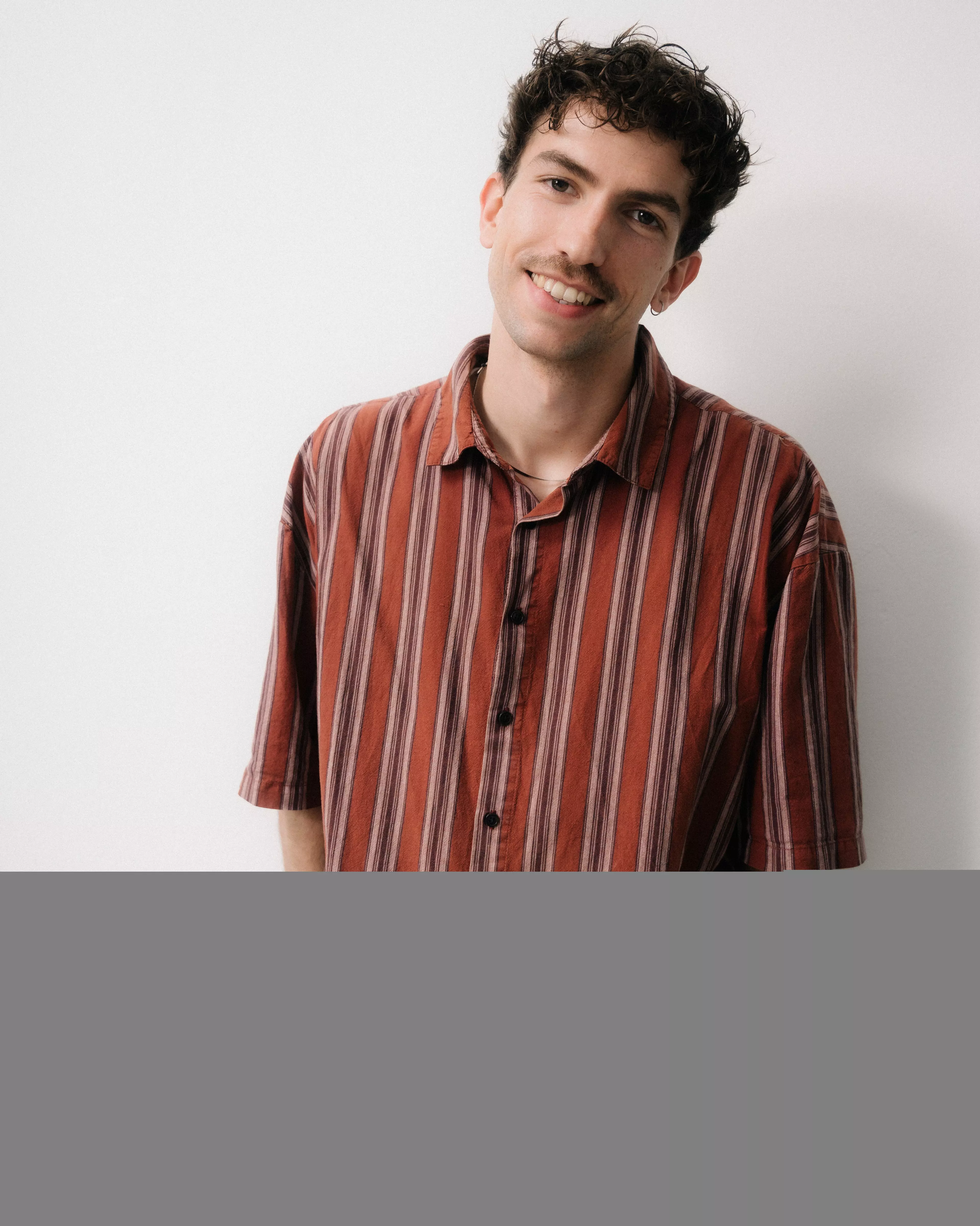 Porträt des Medienkünstlers Max Seeger